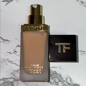 NWOB Tom Ford Traceless Foundation: 6.0 Natural